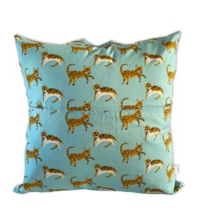 coussin de lecture avec poche integree et poignee de transport