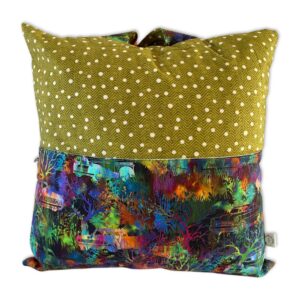 coussin de lecture avec poche integree et poignee de transport