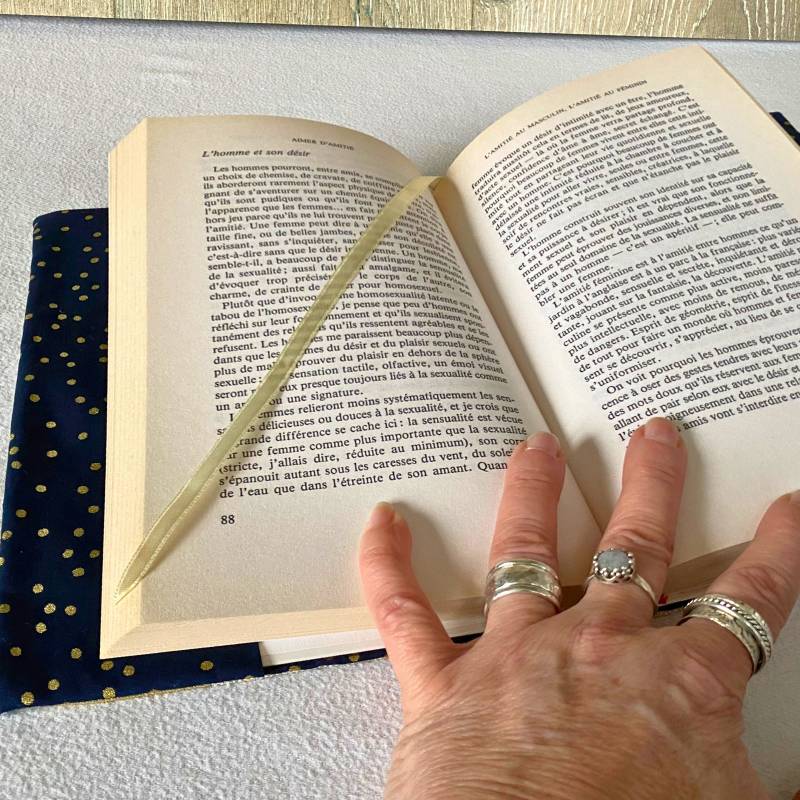 Protège-livre pour roman (broché) avec marque-page intégré – Image 2